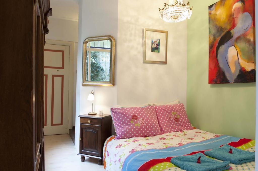 B&B Romantic Rooms Central Haarlem Bilik gambar